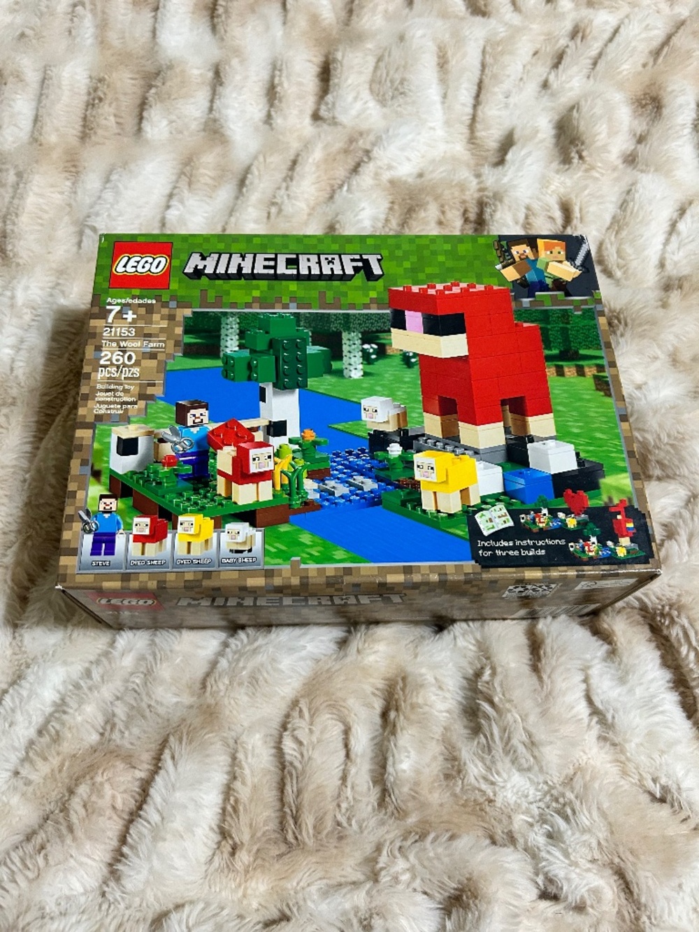 Lego Minecraft “The Wool Farm” New in Box